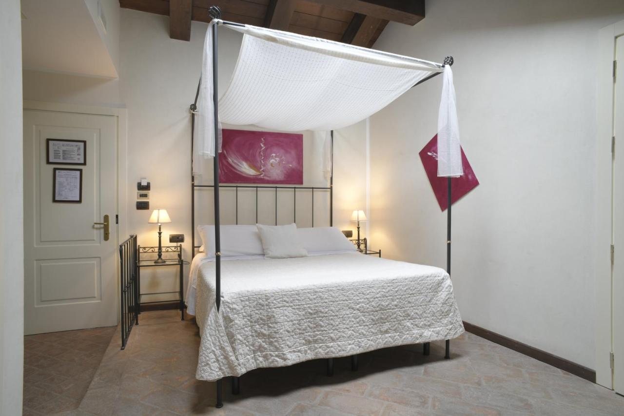 Relais Bella Rosina Pool&Spa La Cassa Esterno foto