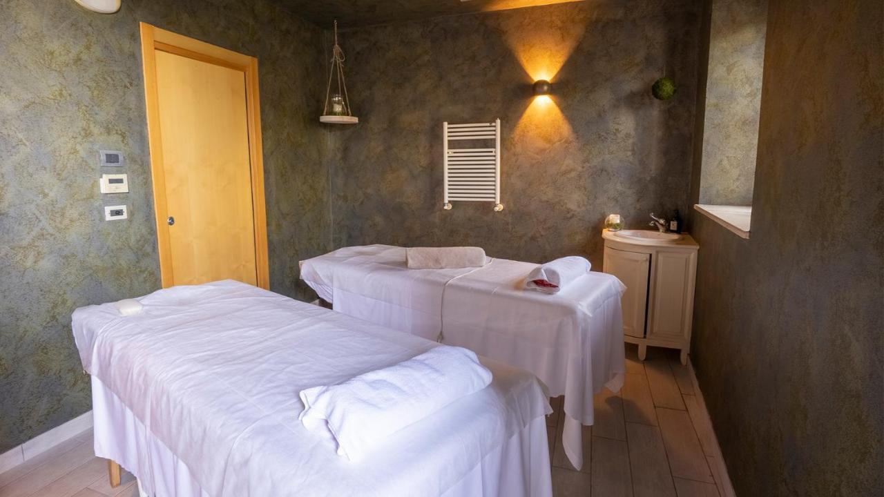 Relais Bella Rosina Pool&Spa La Cassa Esterno foto