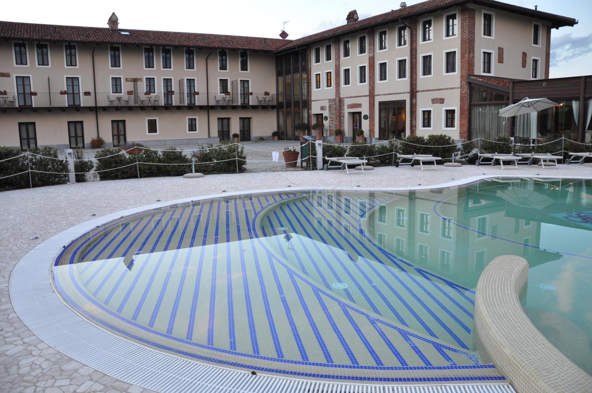 Relais Bella Rosina Pool&Spa La Cassa Esterno foto
