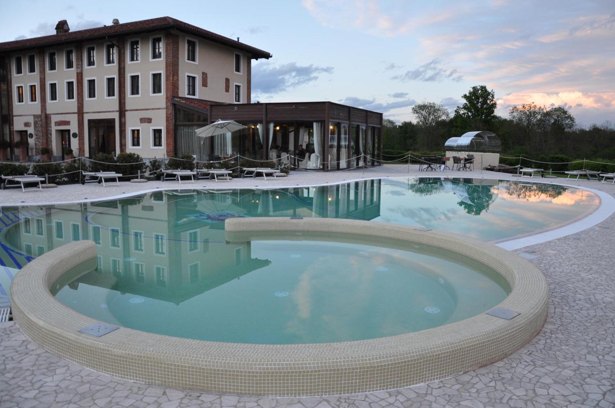 Relais Bella Rosina Pool&Spa La Cassa Esterno foto